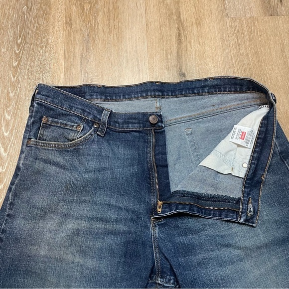 Wrangler Jeans Mens 36x32 Blue Denim Straight Leg Premium Quality Fits 38x30 - Picture 3 of 16